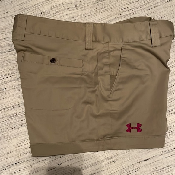 Under Armour - Picture 3 of 3